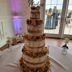 Hillside Country Club - Wedding Cake