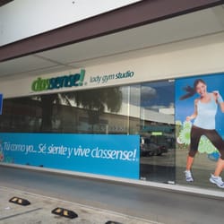Classense - Esta es la fachada del lugar, dentro del Centro Comercial Altana, que cuenta con un amplio estacionamiento.