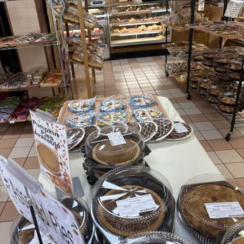 Heidelberg Pastry Shoppe - Bakeries Near Me - Arlington, Virginia