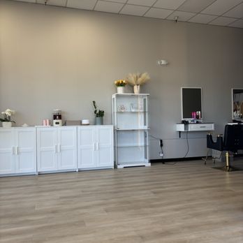U-Young Head Spa - Waiting area - Massage Near Me - Sacramento, California U-Young Head Spa - Waiting area - Massage Near Me - Sacramento, California