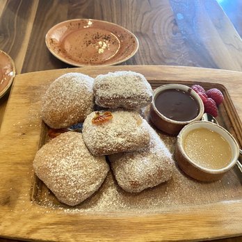 Casa Del Toro - Fracturas del Toro w Mexican chocolate and Dulce de Leche - Latin American Near Me - Hayward, California