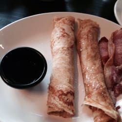 Cafe Du Journal - Pancakes with bacon and maple syrup