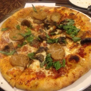 Stages Kitchen & Bar - Sun Works Organic Chicken Pepperoni & Mushroom - Coffee & Tea Near Me - Edmonton, Alberta