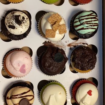 Kupcakerie - Dozen - Cupcakes Near Me - East Point, Georgia