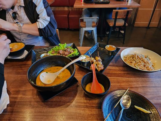 Le Thai 2 by null