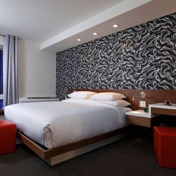 Mere Hotel - King Room - Hotels Near Me - Winnipeg, Manitoba