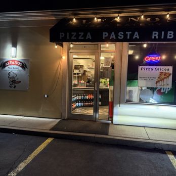 Alfanos Pizza Eatery - Outside - Pizza Near Me - Hampshire, Illinois Alfanos Pizza Eatery - Outside - Pizza Near Me - Hampshire, Illinois