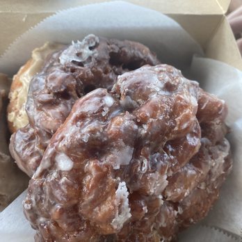 Fox's Donut Den - Fritters - Donuts Near Me - Nashville, Tennessee Fox's Donut Den - Fritters - Donuts Near Me - Nashville, Tennessee