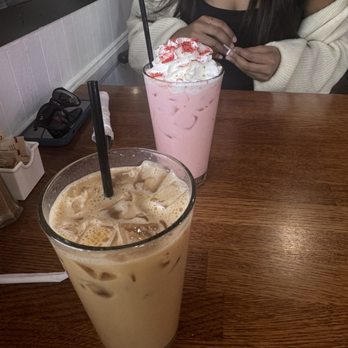Madres Brunch - Dulce de leche iced latte and strawberry latte(remember it tasting like strawberry chocomilk) - Breakfast & Brunch Near Me - Bellflower, California Madres Brunch - Dulce de leche iced latte and strawberry latte(remember it tasting like strawberry chocomilk) - Breakfast & Brunch Near Me - Bellflower, California