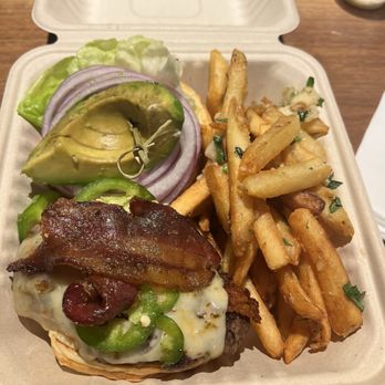 Maui Brewing - Jalapeño with side garlic - Brewpubs Near Me - Lahaina, Hawaii Maui Brewing - Jalapeño with side garlic - Brewpubs Near Me - Lahaina, Hawaii