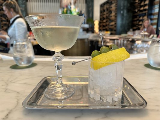 Chandelier Bar by null