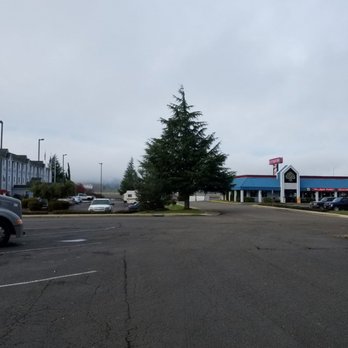 Motel 6 - Lots of parking and plenty of restaurants within walking distance. - Hotels Near Me - Sutherlin, Oregon Motel 6 - Lots of parking and plenty of restaurants within walking distance. - Hotels Near Me - Sutherlin, Oregon