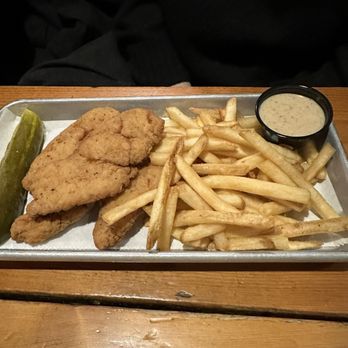 Nitty Gritty Middleton - Chicken Strips - American Near Me - Middleton, Wisconsin Nitty Gritty Middleton - Chicken Strips - American Near Me - Middleton, Wisconsin