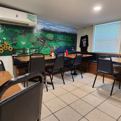 Crazy Horse Cafe - Side dining room