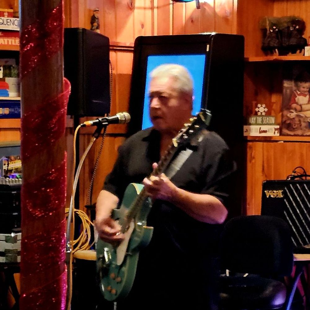 Fitz's On The Lake - It's a wonderful time of the year on Lake Wisconsin!  Christmas tunes and a jolly festive atmosphere! - American Near Me - Lodi, Wisconsin