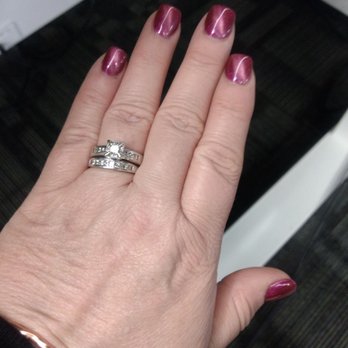 Lavish Nails and Spa - Cats Eye color - Nail Salons Near Me - Clarkston, Michigan