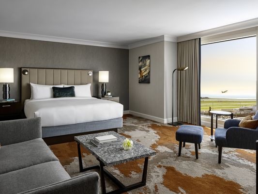 Fairmont Vancouver Airport by null