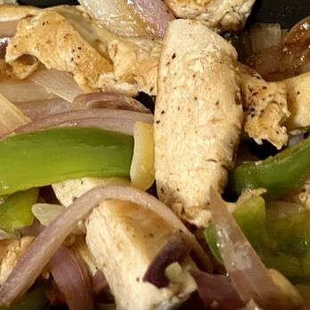 Cafe De Olla - Chicken Fajitas - American Near Me - Burbank, California