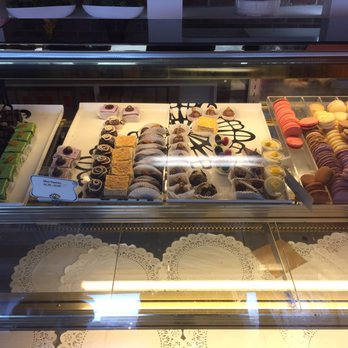Lana's Dazzling Desserts - Cake case - Desserts Near Me - Wheeling, Illinois Lana's Dazzling Desserts - Cake case - Desserts Near Me - Wheeling, Illinois