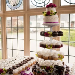 Oh Cake! - our wedding cake and cupcake. photo taken by alfred and emma photography