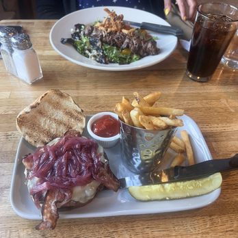 The Common Man Restaurant - P&PB & Jam Burger - American Near Me - Lincoln, New Hampshire