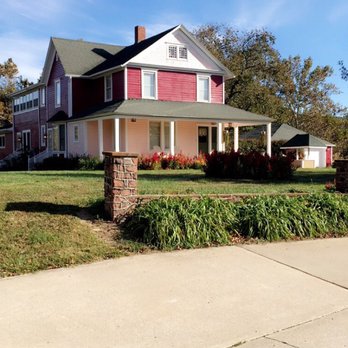 Plain & Fancy Bed & Breakfast - Bed & Breakfast Near Me - Ironton, Missouri Plain & Fancy Bed & Breakfast - Bed & Breakfast Near Me - Ironton, Missouri