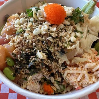 Uroko Poke - Three scoops (salmon, tuna, yellowtail), salad base, six sides and all toppings except wasabi and jalapeño. - Poke Near Me - Tustin, California Uroko Poke - Three scoops (salmon, tuna, yellowtail), salad base, six sides and all toppings except wasabi and jalapeño. - Poke Near Me - Tustin, California