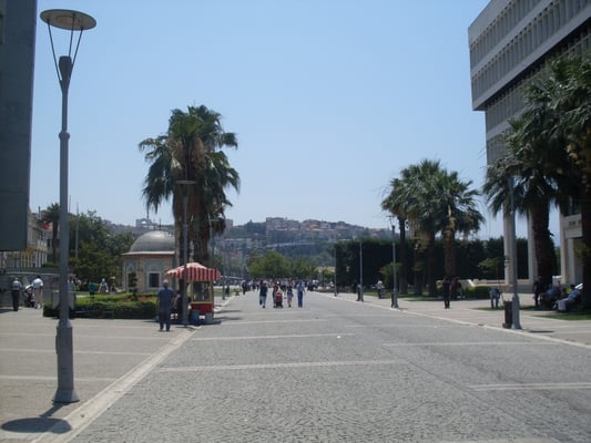 Konak Meydanı by null