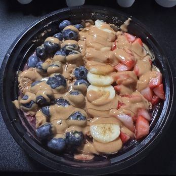 Fresh Fuel Juicery - Açai bowl, bananas, strawberries, blueberries, granola, honey, and peanut butter. - Juice Bars & Smoothies Near Me - Hayward, California Fresh Fuel Juicery - Açai bowl, bananas, strawberries, blueberries, granola, honey, and peanut butter. - Juice Bars & Smoothies Near Me - Hayward, California
