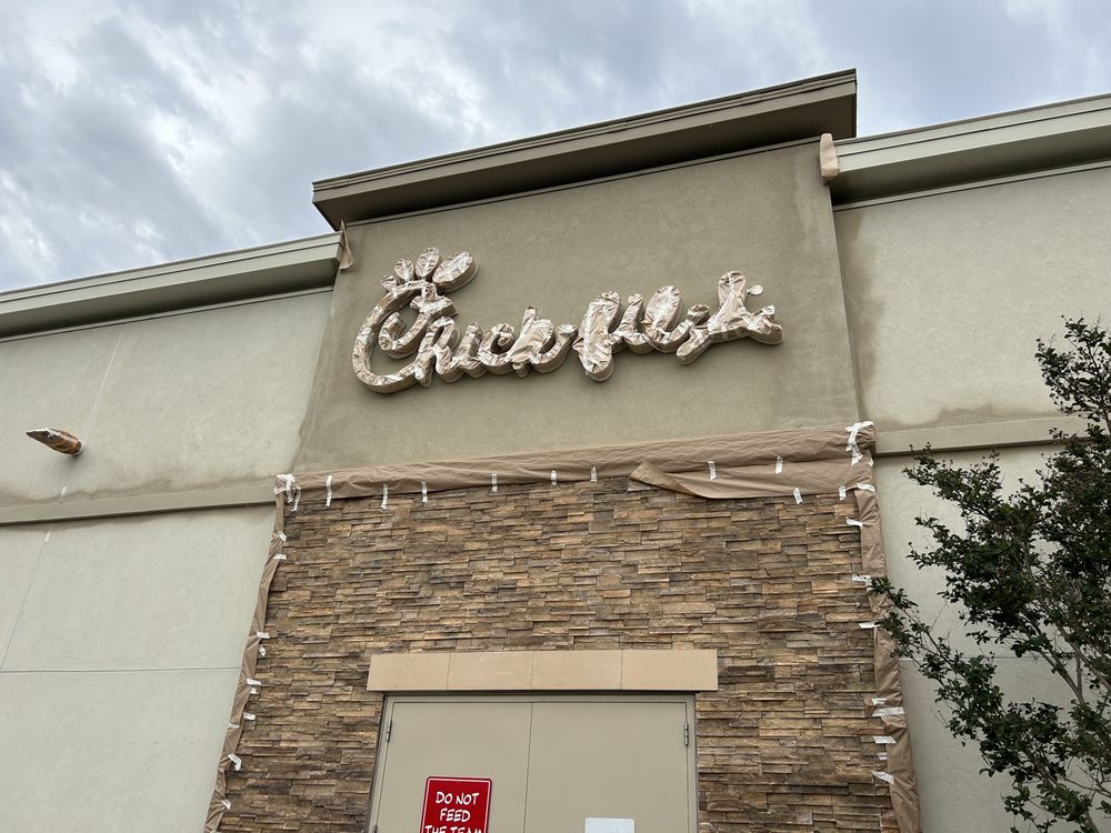 Slide of El Lay Construction