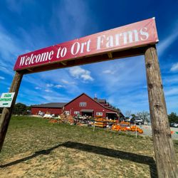 Ort Farms - Welcome signage