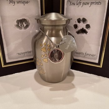 Abbey Glen Pet Memorial - Urn, paw & nose print, engraved charm and picture - Pet Cremation Services Near Me - Jackson Township, New Jersey