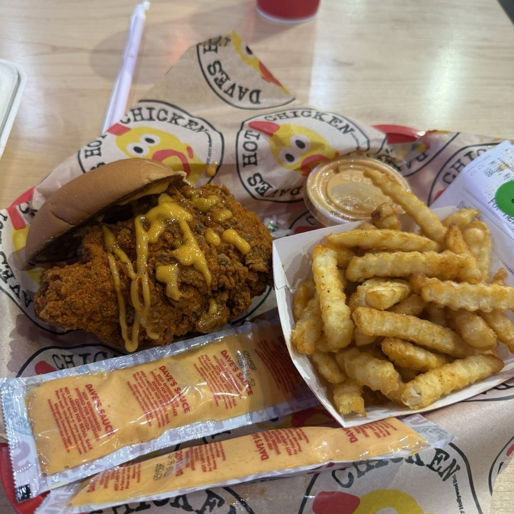 Dave's Hot Chicken - Dave's #4 1 Slider with Fries - Halal Near Me - Hamden, Connecticut