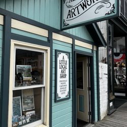 Alaska Artworks - Small, unassuming shop.  Worth the stop!