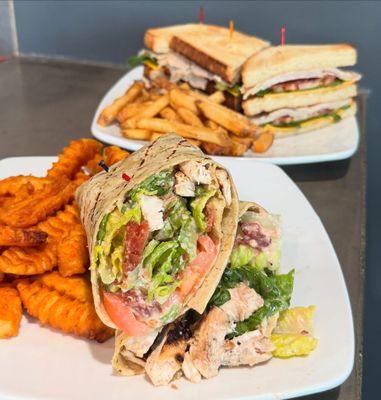 Lakeshore Cafe Bar & Grill by null