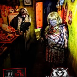 Factory of Fear - Inside the haunt: Mama knows best