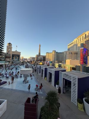 Boulevard Pool by null