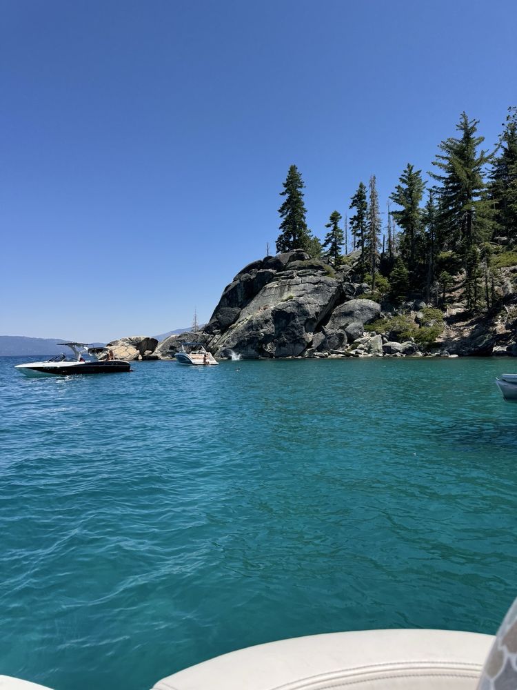 Boat Tahoe Logo