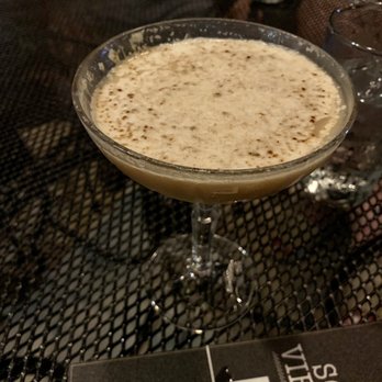 Grapes & Grains - Cocoa Butter Kisses - Wine Bars Near Me - Chicago, Illinois Grapes & Grains - Cocoa Butter Kisses - Wine Bars Near Me - Chicago, Illinois