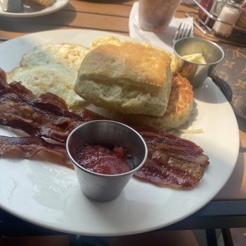 Sunrise Memphis - The Kitchen Sink, eggs over medium and Xtra Bacon! - Breakfast & Brunch Near Me - Memphis, Tennessee