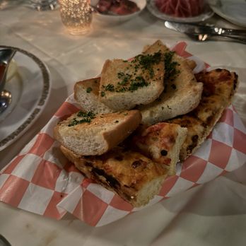 Elina's - Complimentary bread - Italian Near Me - Chicago, Illinois