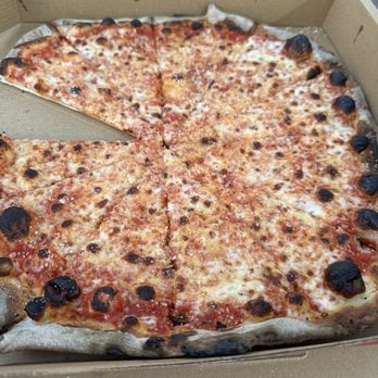 DAN APIZZ’ MAN New Haven Style  - Cheese pizza -The Mutz. - Food Trucks Near Me - Sarasota, Florida