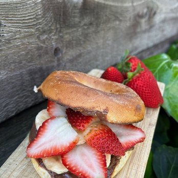 Izzy's Brooklyn Bagels - Ba-berry: Fresh strawberries, banana & nutella - Bagels Near Me - Palo Alto, California Izzy's Brooklyn Bagels - Ba-berry: Fresh strawberries, banana & nutella - Bagels Near Me - Palo Alto, California