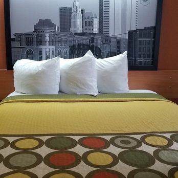 Super 8 by Wyndham Columbus West - Queen bed - Hotels Near Me - Columbus, Ohio