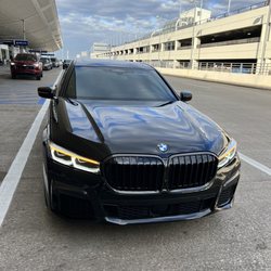 Black Diamonds Transportation Services - 2022 BMW 750