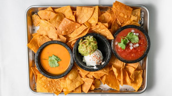 Más Chingón Cantina by null