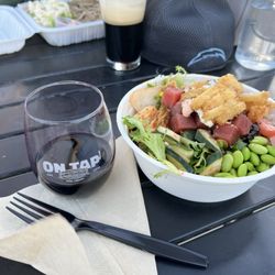 Poke bowl and wine