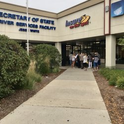 DMV Jesse White Secretary Of State - This photo was taken at 8:07 am. Doors open at 8:30. Come early, people!