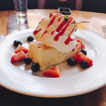 Doc B's Restaurant + Bar - Bars Near Me - Tampa, Florida