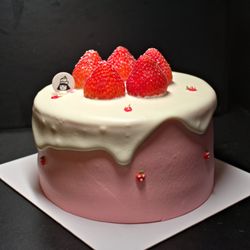 Manzou Bakery - Strawberry Shortcake